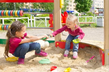 Конфликты на детских площадках: как вести себя родителям, чтобы все остались живы - Поведение, Воспитание, Ребенок и социум