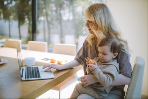 Как заработать в декрете: 5 профессий для мам - Интересное, Психология, Проблемы